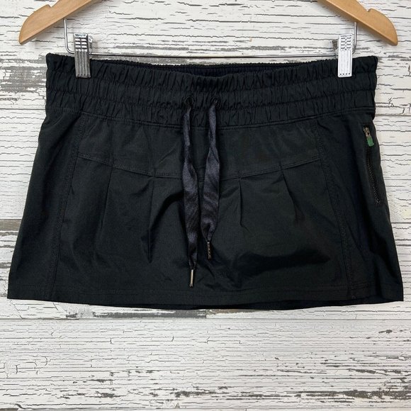 lululemon athletica Dresses & Skirts - Lululemon Run Revitalize Lined Tennis Skirt Skort Black Size 6 Athletic Gym